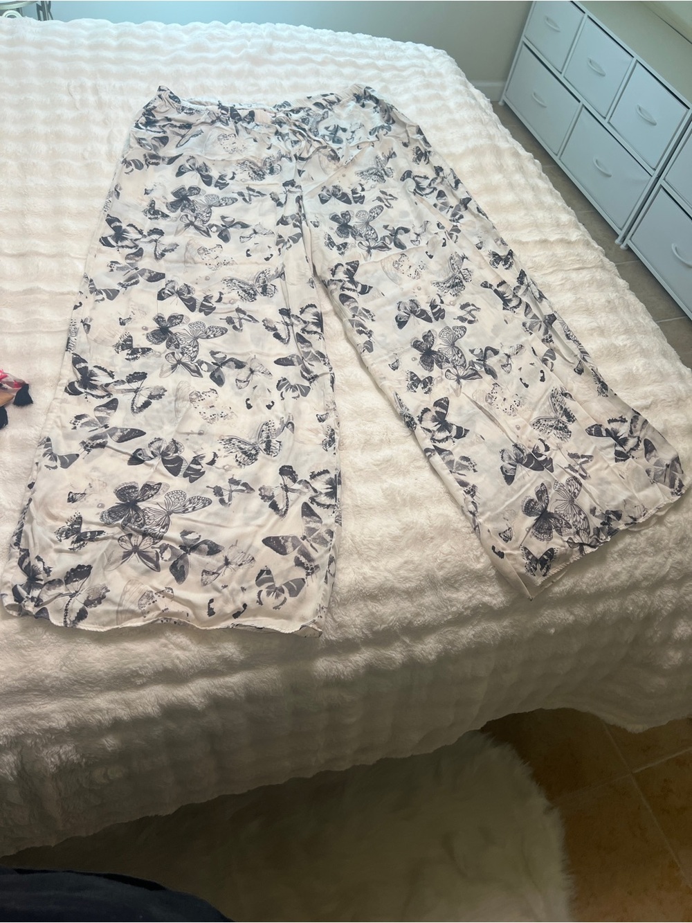 Victoria Secret Butterfly Print Wide-Leg Women’s pajama pants- White/Black